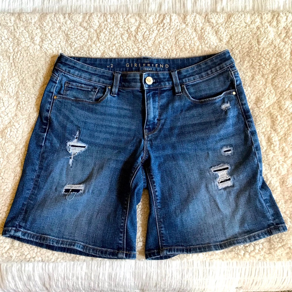 WHBM girlfriend shorts size 2. I love offers